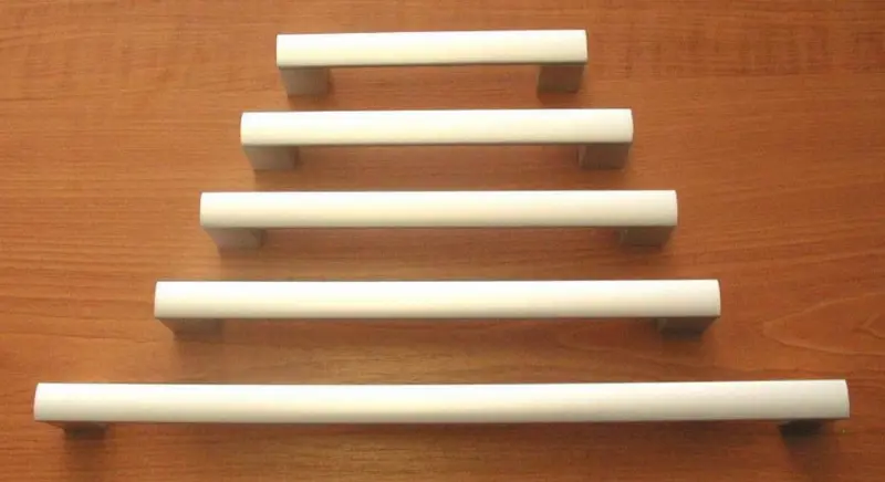 Úchytka PORTA Al 736/746 mm