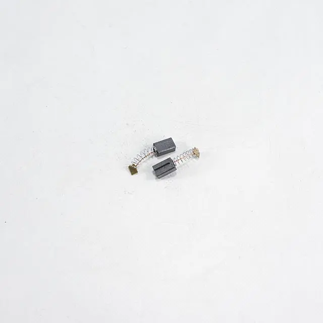 Uhlíky pro el. hoblík XT106372, pár