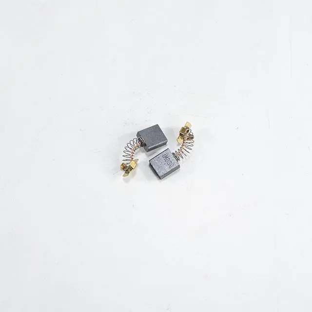 Uhlíky pro pokosovou pilu XT106255, pár Uhlíky pro pokosovou pilu XT106255, pár