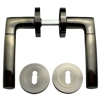 Kování Kora rozeta K patyna