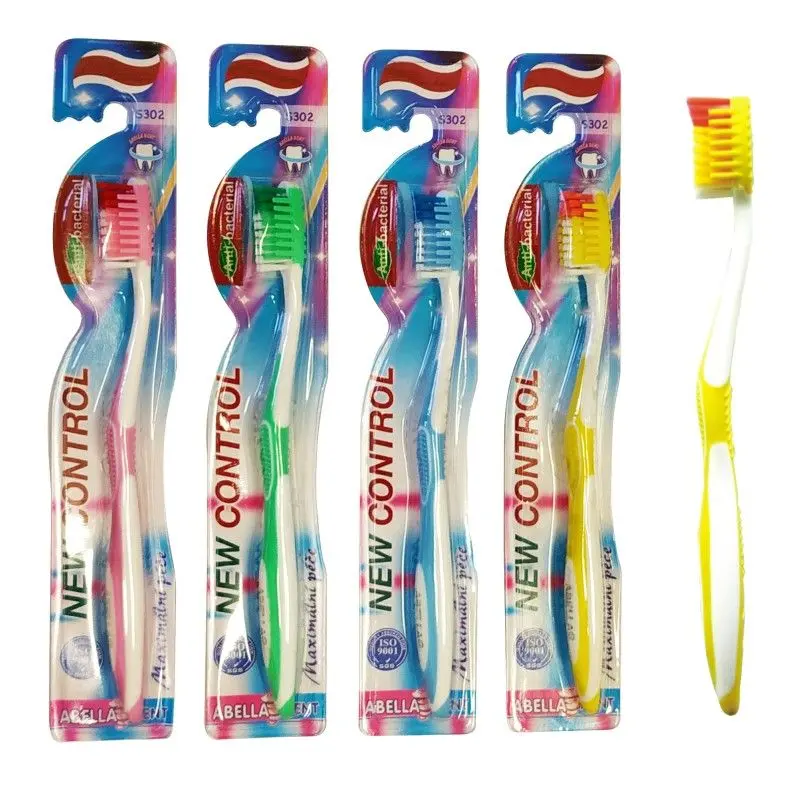 Zubní kartáček NEW CONTROL střední