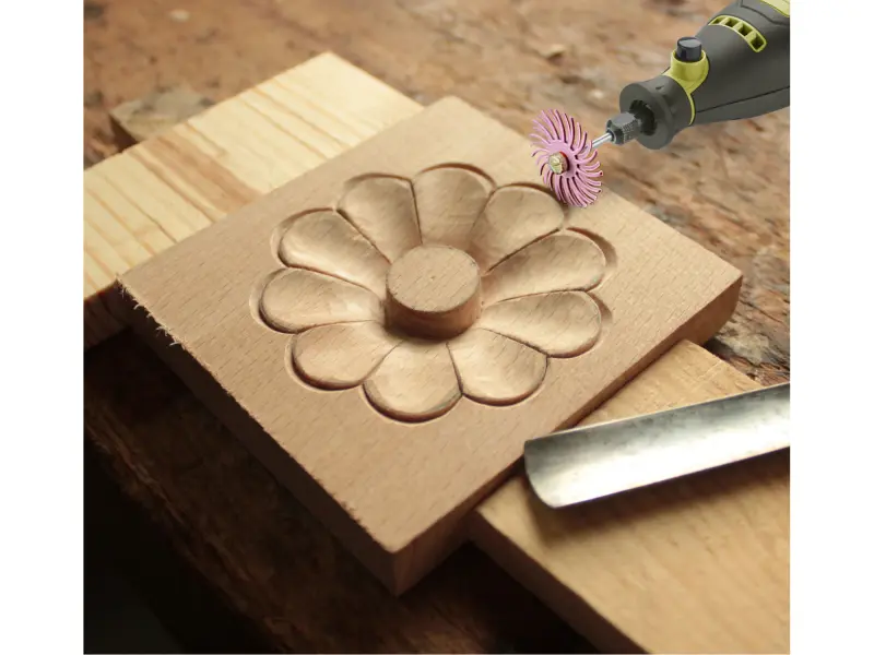 bruska přímá, 40ks příslušenství, 135W