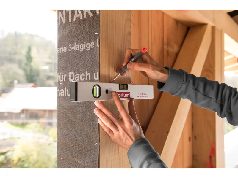 tužka-značkovač s pouzdrem a vyměnitelnou tuhou, O 2,8mm tvrdost HB