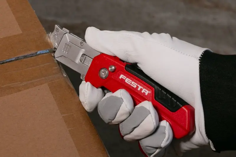 Nůž zavírací FESTA se škrabkou 2v1