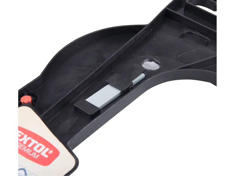 srp na trávu s plast. rukojetí, délka 40cm (pro praváky)