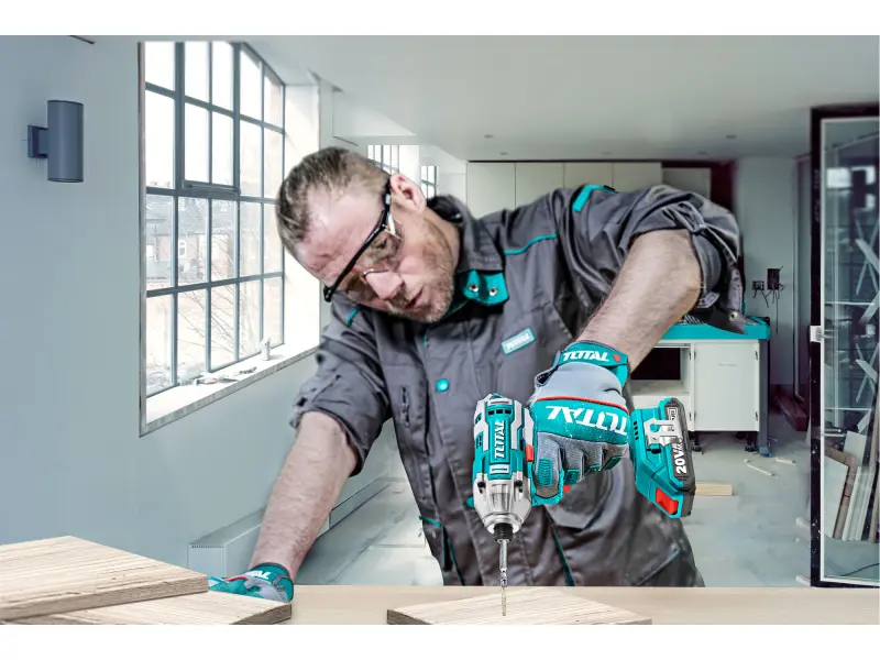 utahovák rázový AKU 1/4