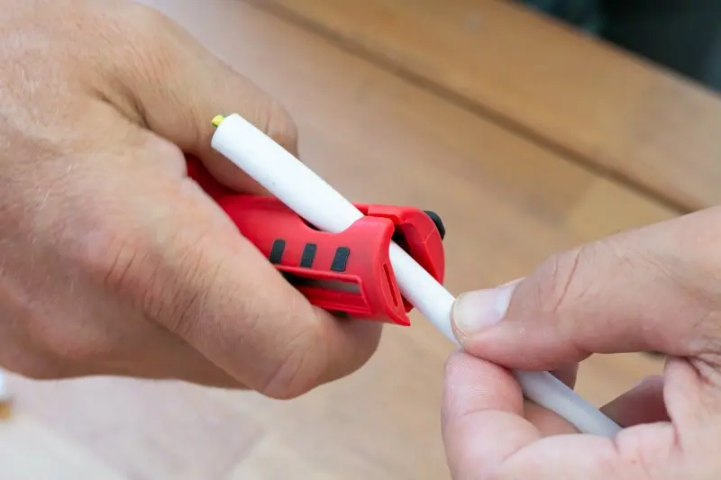 Odizolovač FESTA na kabely 8-13mm a vodiče 0,2-4mm