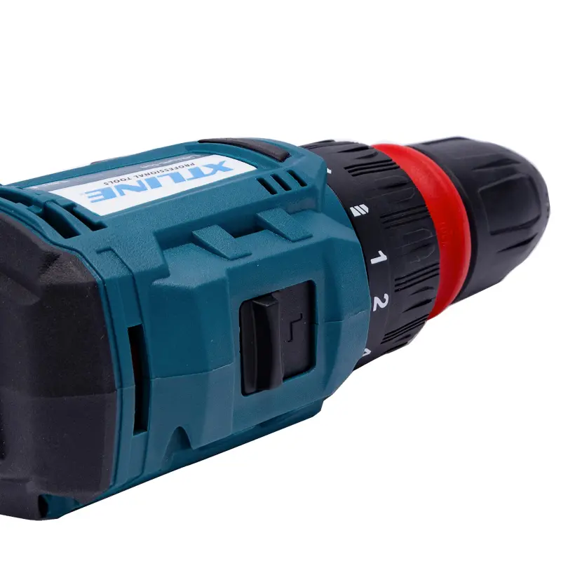 XTLINE Aku vrtačka 2v1 bezuhlíková 18 V, 45 Nm + baterie 2.0 Ah + nabíječka 2.4 A + box