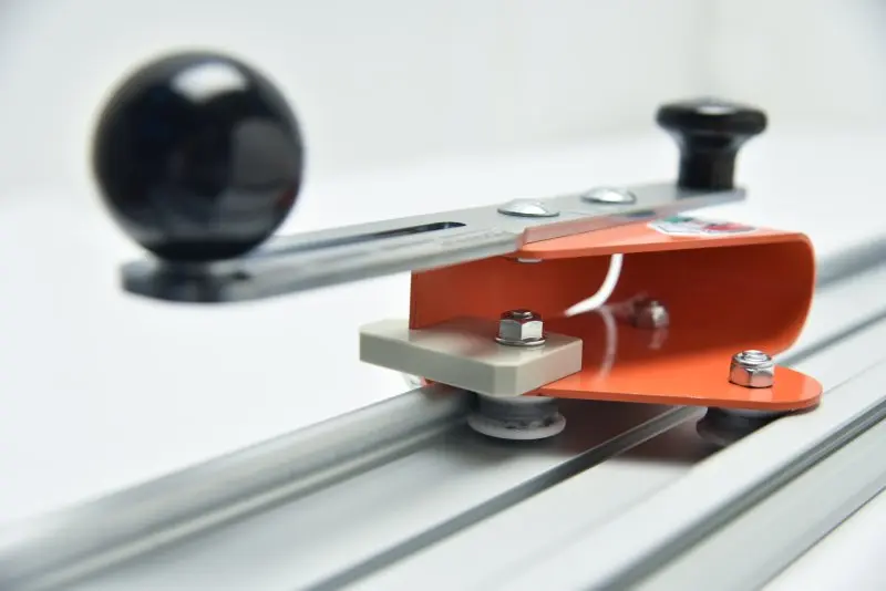 Lišta na řezání dlažby a obkladů Lampo CUT System EVO 320cm