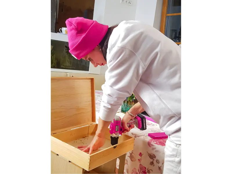 vrtací šroubovák aku, růžový, 12V Li-ion, 1300mAh, v tašce