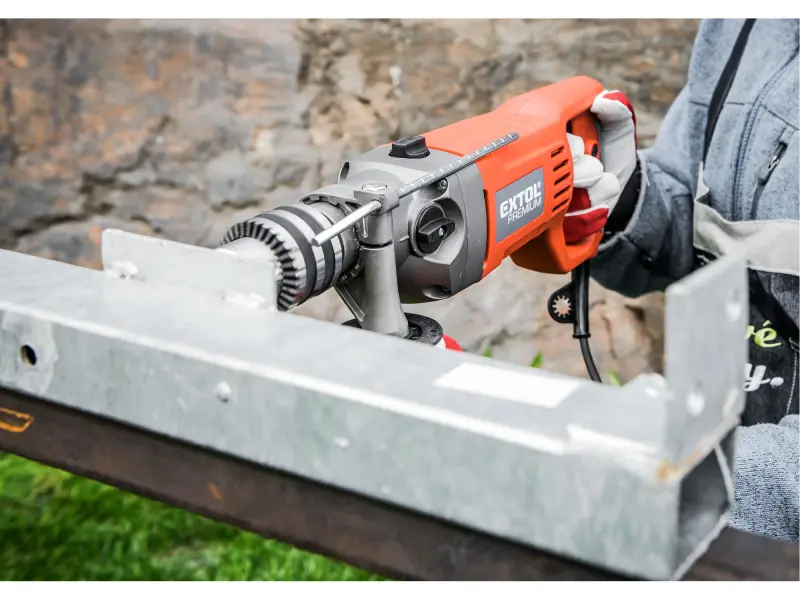 vrtačka s příklepem, 1050W