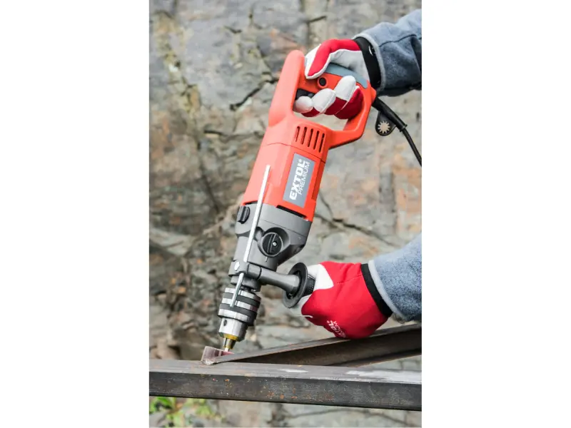 vrtačka s příklepem, 1050W