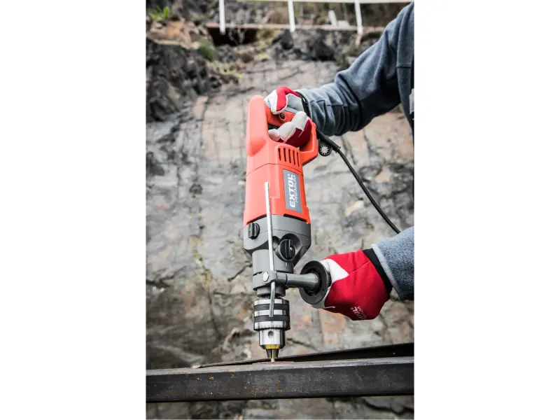 vrtačka s příklepem, 1050W
