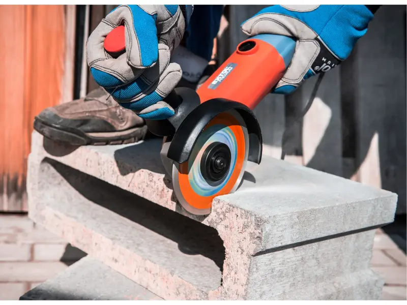 ZRUŠENO! Nahrazeno výrobkem 8803012 kotouč diamantový řezný segmentový - suché řezání, O 125x22,2x2mm