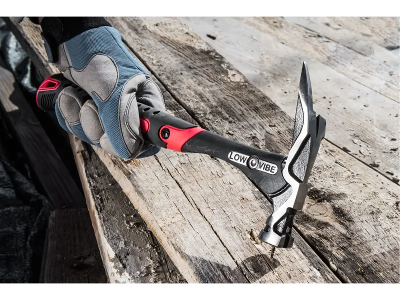 kladivo pokrývačské LOW-VIBE, 680g s magnetem