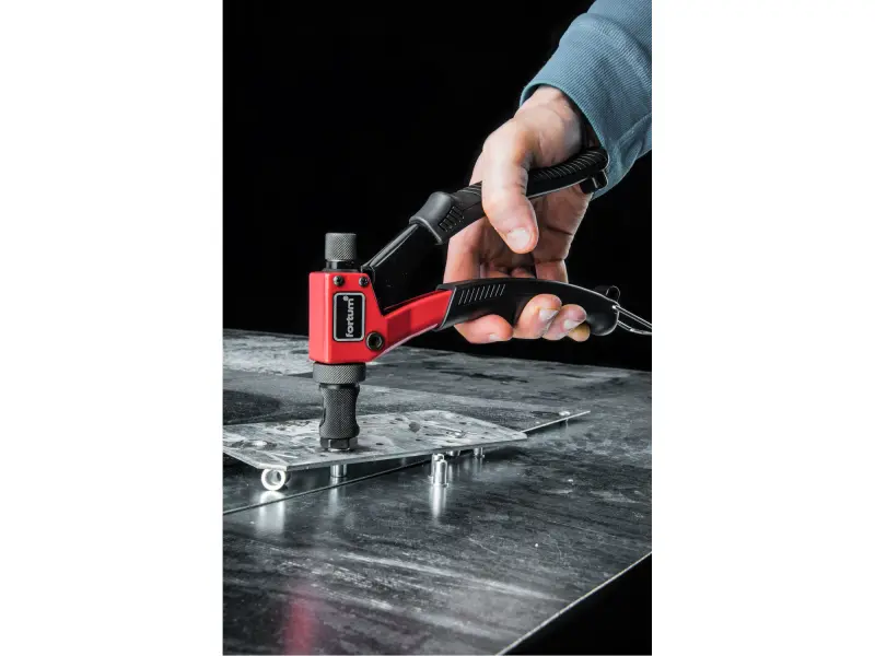 kleště nýtovací pro nýtovací matice, M3-M6, 200 mm