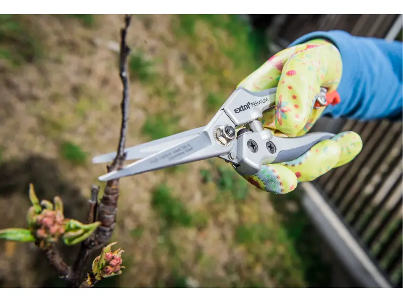 rukavice zahradní polyesterové, polomáčené v nitrilu, velikost 9