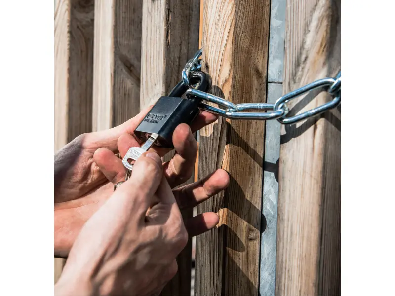 zámek visací kovový, 50mm závěsné oko z tvrzené oceli