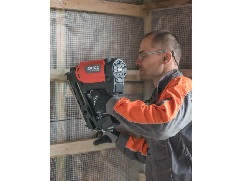 hřebíkovačka na konstrukce, plynová