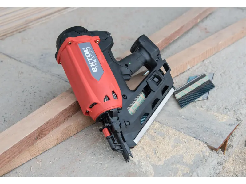 hřebíkovačka na konstrukce, plynová