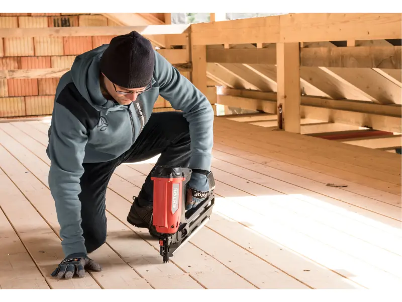 hřebíkovačka na konstrukce, plynová