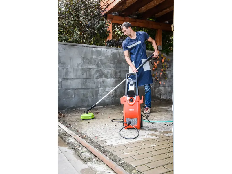 čistič vysokotlaký se samonasáváním vody a šamponováním, 140bar, 1800W