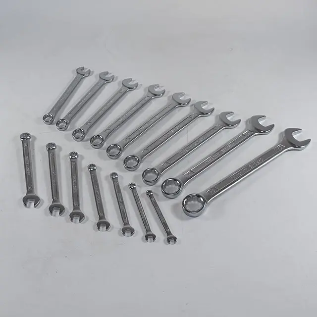 Sada očkoplochých klíčů 16 dílů, plastové plato A