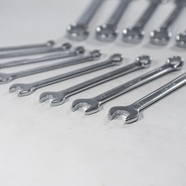 Sada očkoplochých klíčů 15 dílů - matných