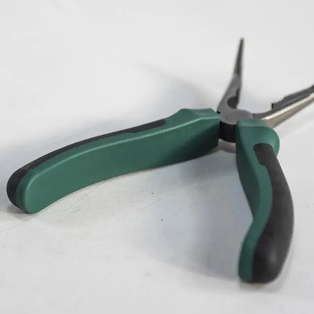 Kleště prodloužené zahnuté 200 mm