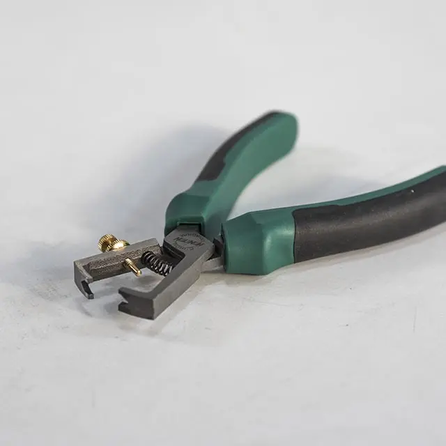 Kleště odizolovací 180 mm