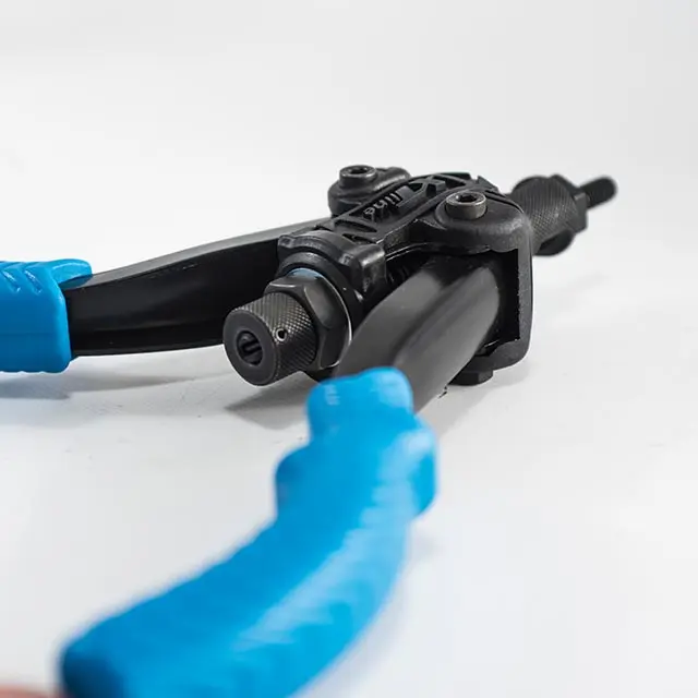 Nýtovací kleště na maticové nýty 260 mm