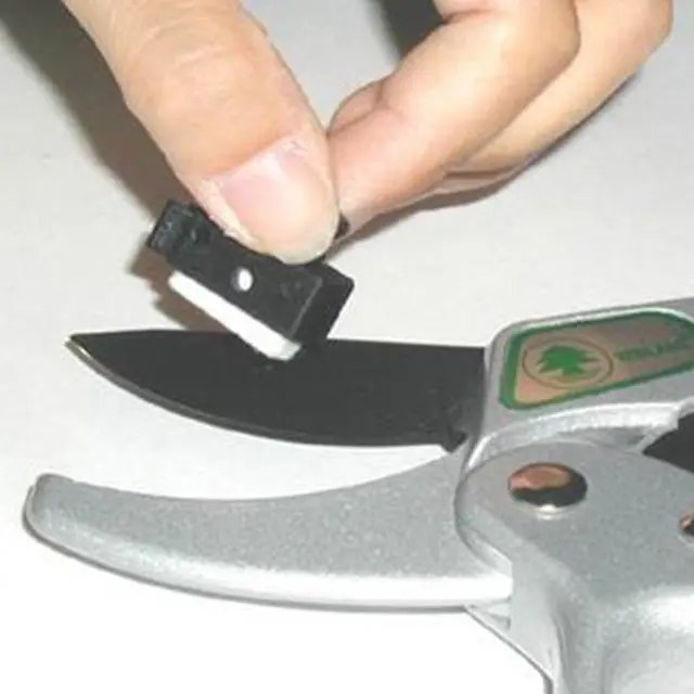 Nůžky zahradnické s rohatkou kovové SK5 205 mm 3130-3 Winland